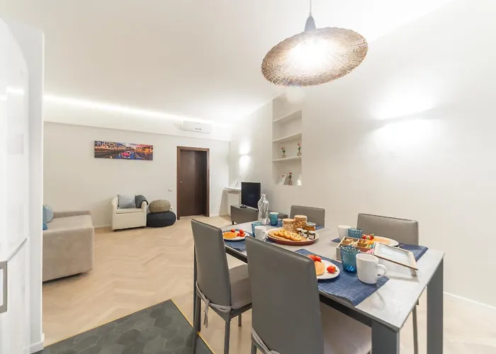 Appartamento Charming 2-bedroom In Milanese Building Milano