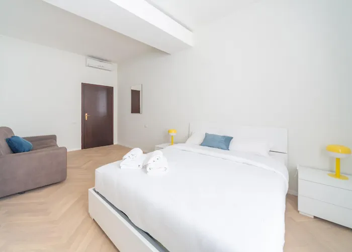 Appartamento Charming 2-bedroom In Milanese Building Milano